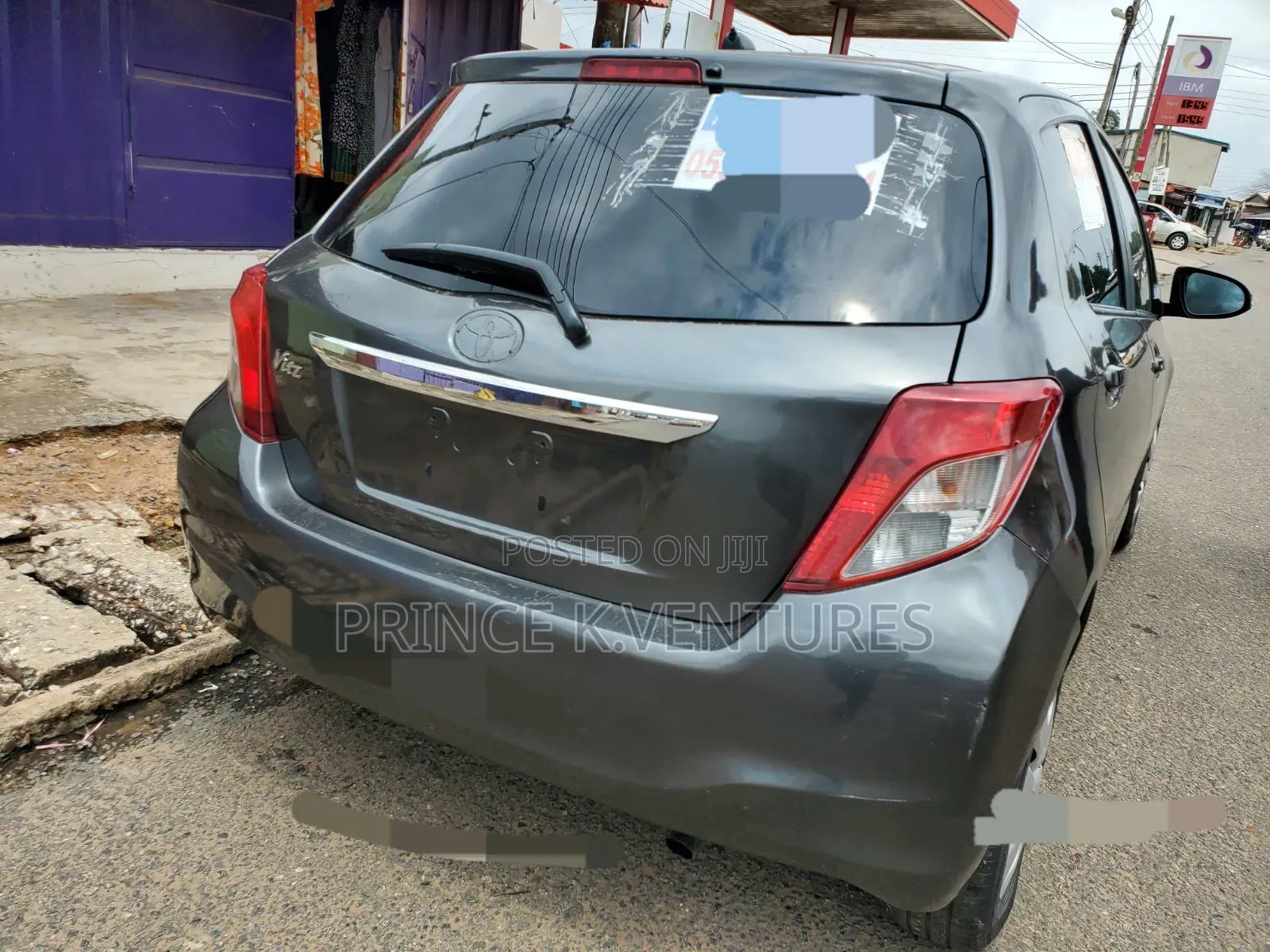 Toyota Vitz 1.3 AWD 5dr 2012 Gray