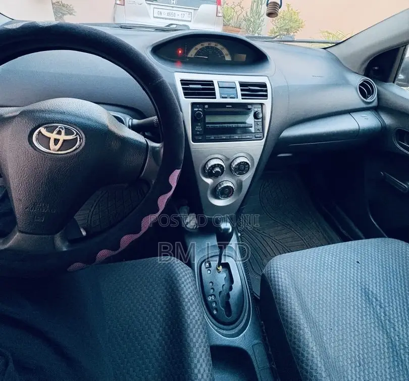 Toyota Yaris 2010 Silver