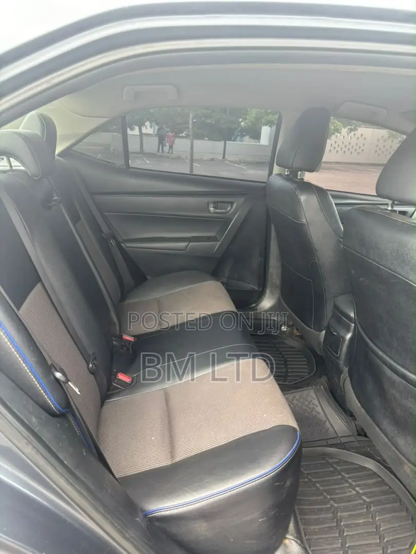 Toyota Corolla 2017 Silver