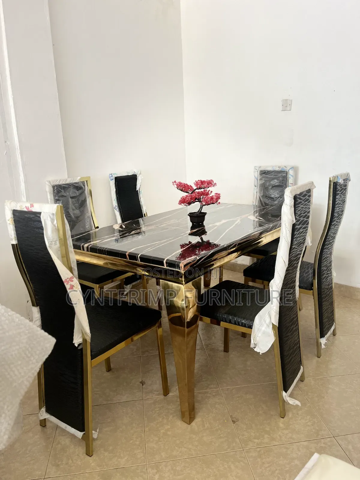 6chairs Mable Dining Table