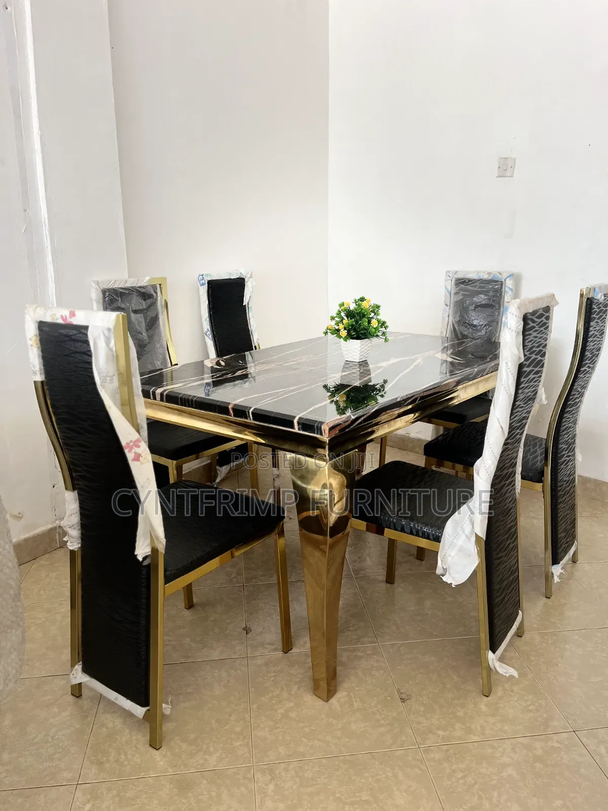 6chairs Mable Dining Table