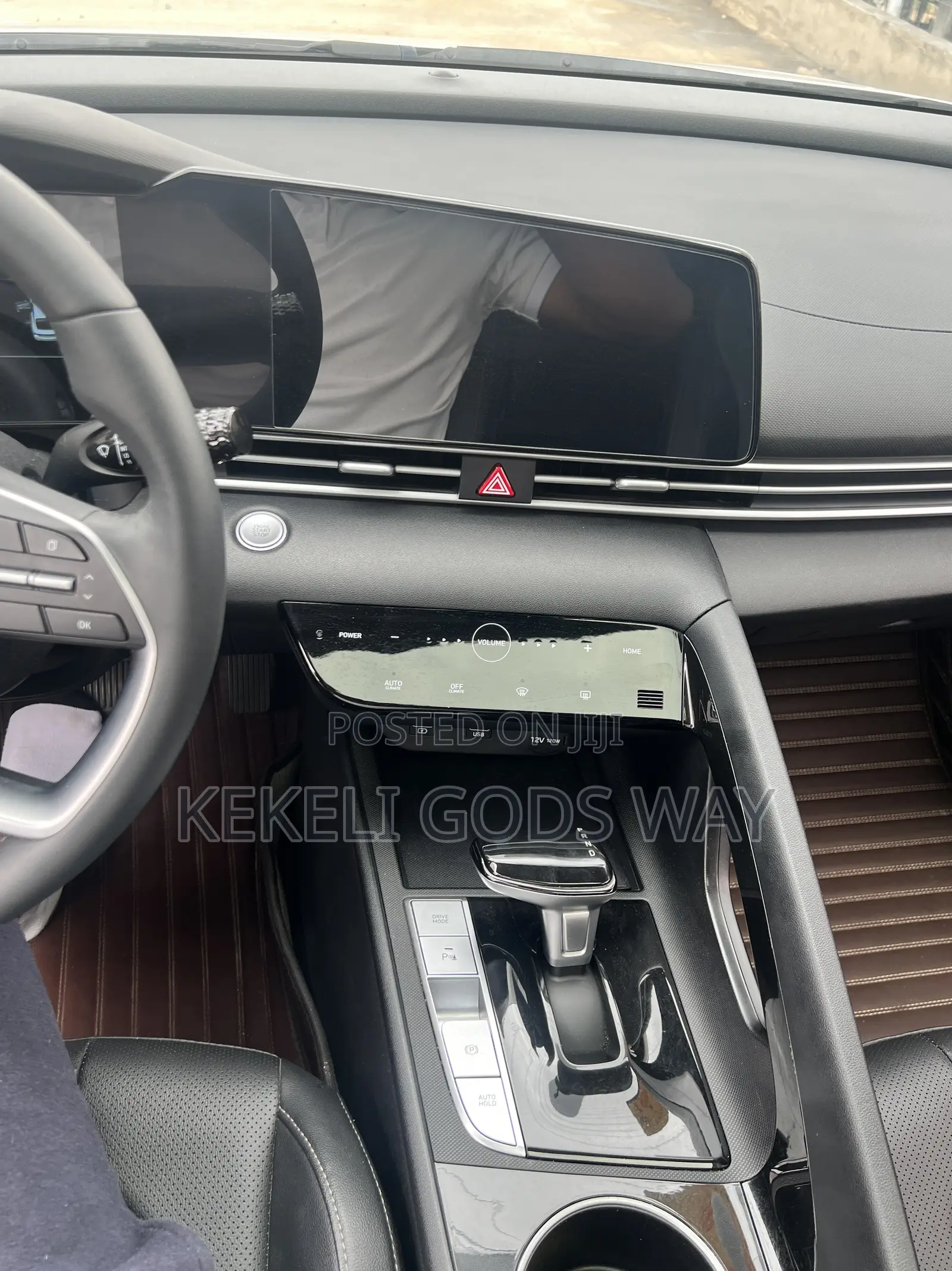 Hyundai Elantra Limited 2024 White