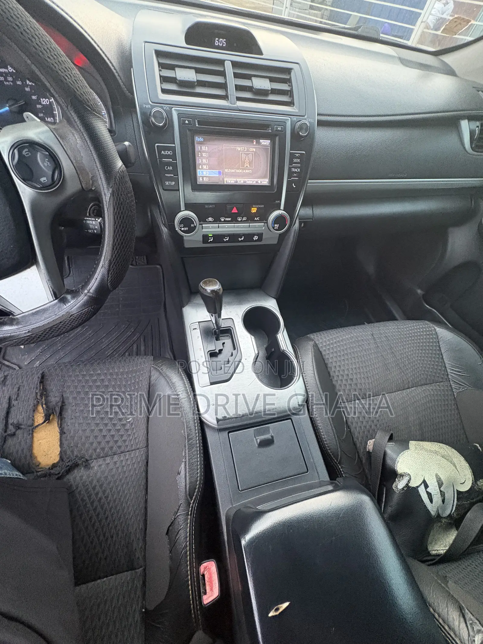 Toyota Camry SE 4dr Sedan (2.5L 4cyl 6A) 2014 White