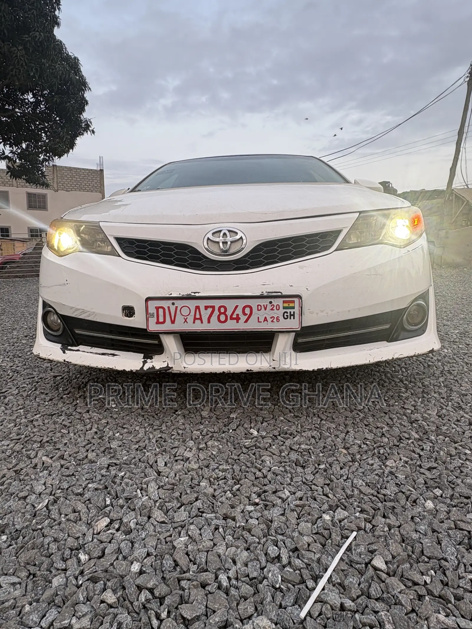 Toyota Camry SE 4dr Sedan (2.5L 4cyl 6A) 2014 White