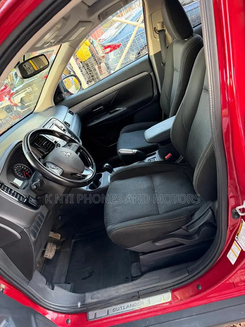 Mitsubishi Outlander SE FWD 2017 Red