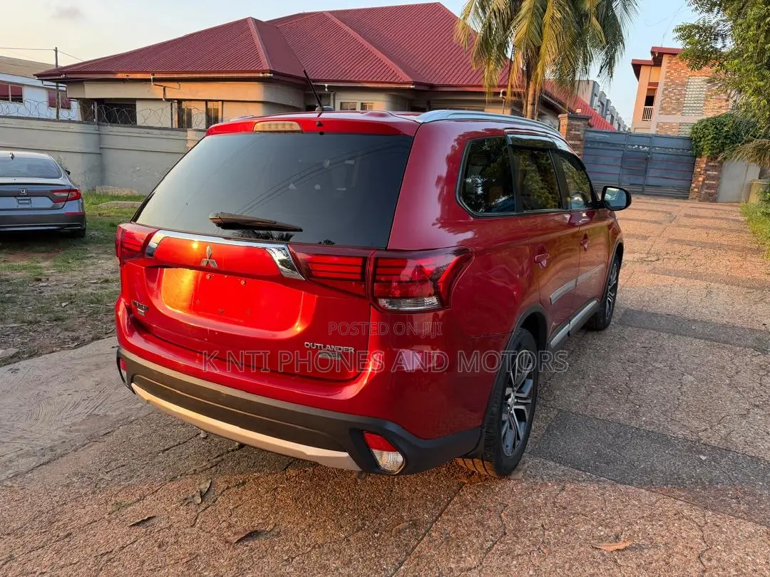 Mitsubishi Outlander SE FWD 2017 Red