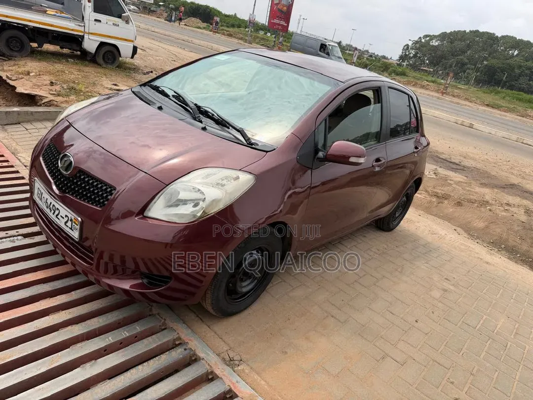 Toyota Vitz 2010 Burgundy