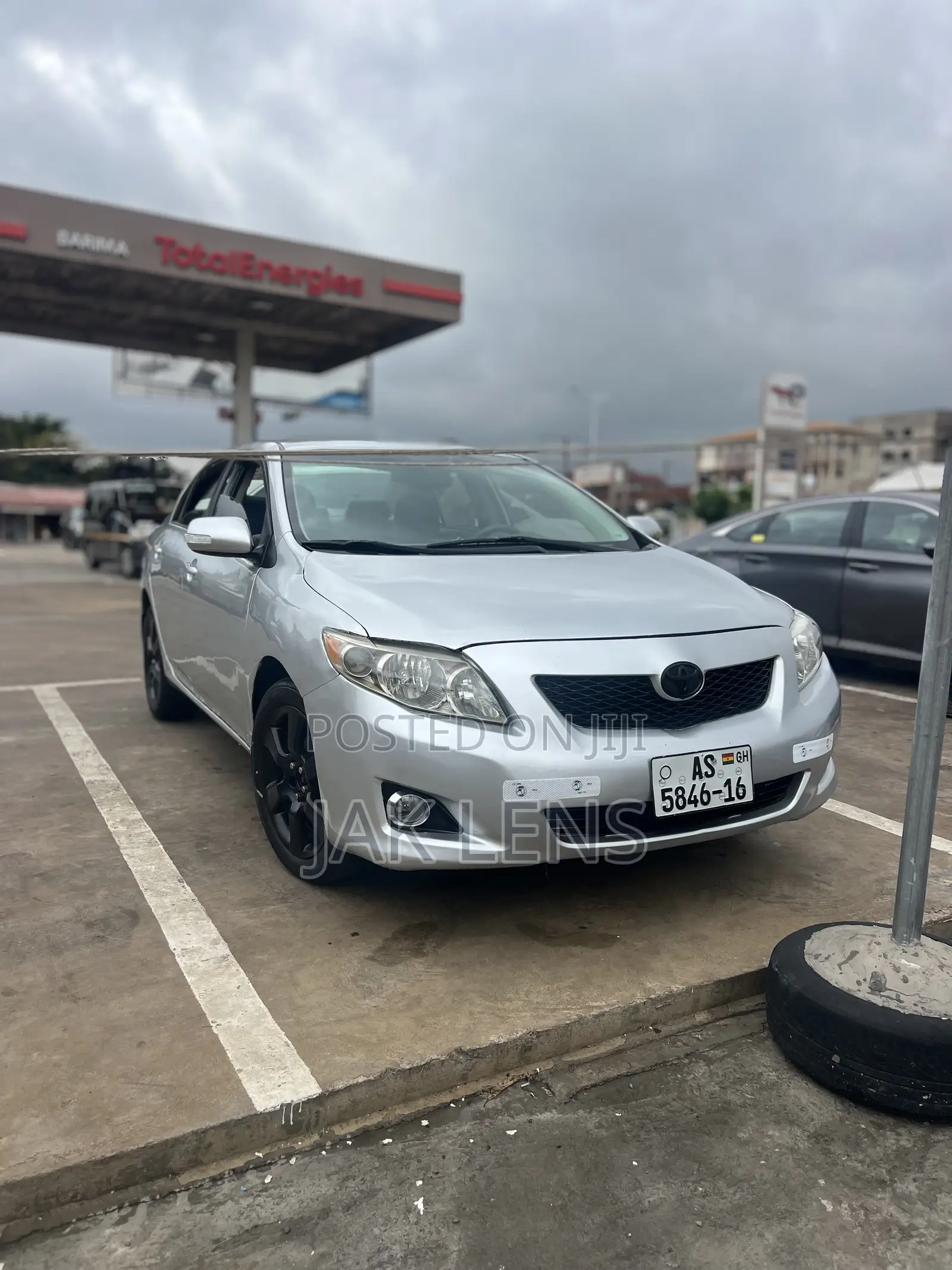 Toyota Corolla LE 4dr Sedan (1.8L 4cyl 4A) 2011 Gray