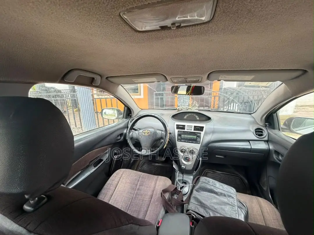Toyota Yaris 2012