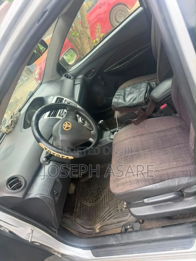 Toyota Yaris 2012