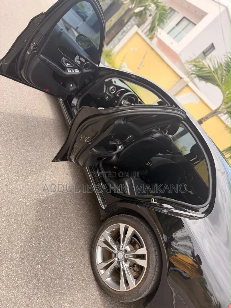 Mercedes-Benz C300 2017 Black