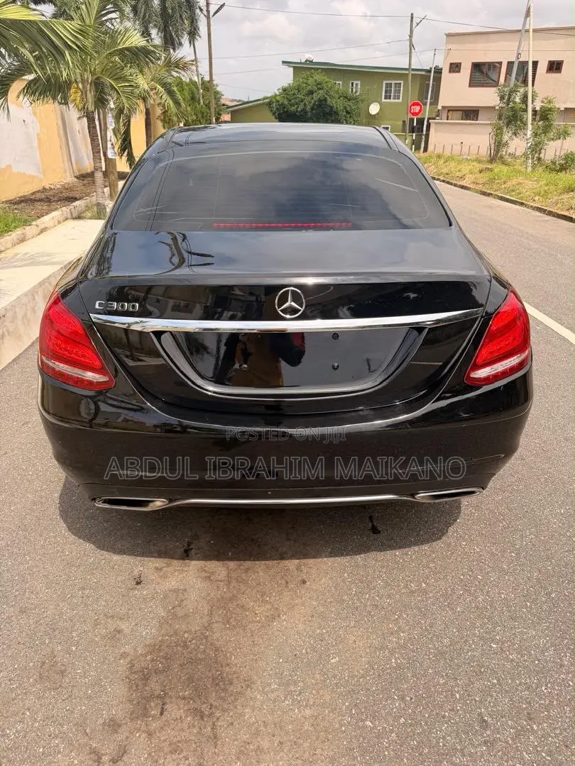 Mercedes-Benz C300 2017 Black