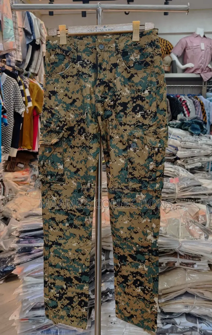 Camouflage-printed Cargo Jogger Pants