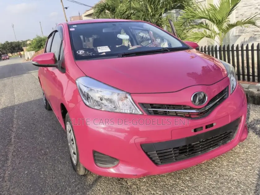 Toyota Vitz 1.3 FWD 5dr 2011 Pink