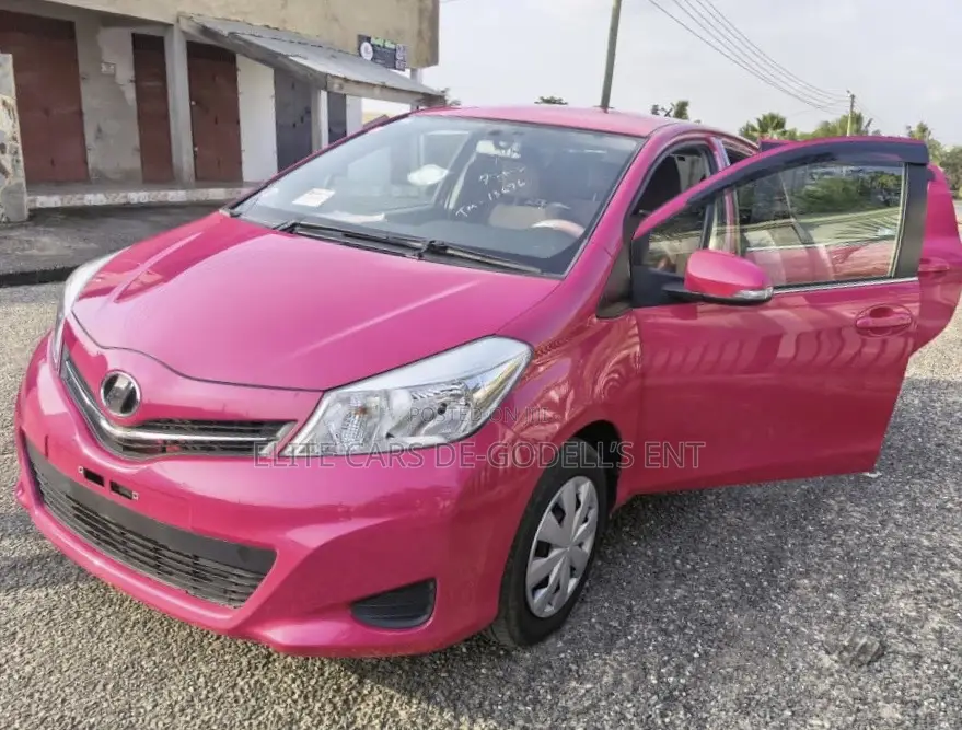 Toyota Vitz 1.3 FWD 5dr 2011 Pink