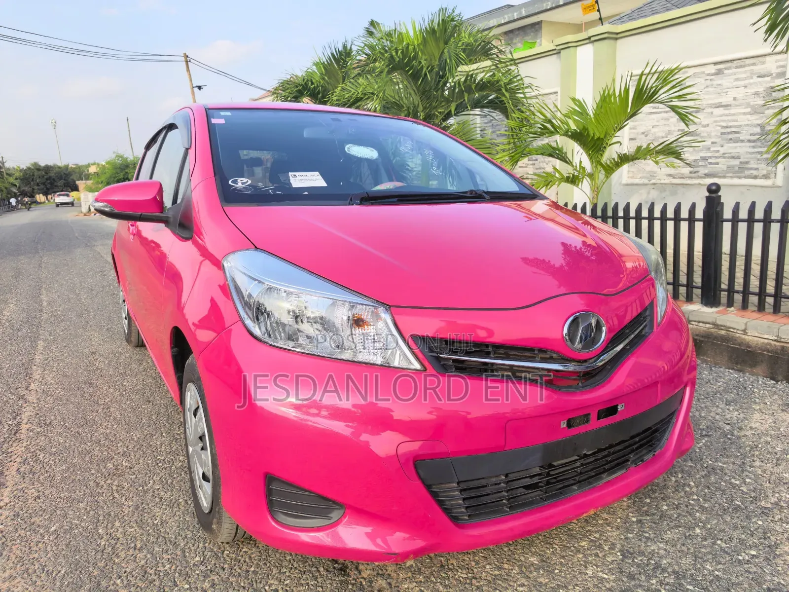 Toyota Vitz 2011 Pink