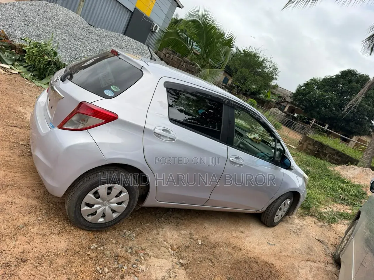 Toyota Vitz 1.3 FWD 5dr 2013 Silver