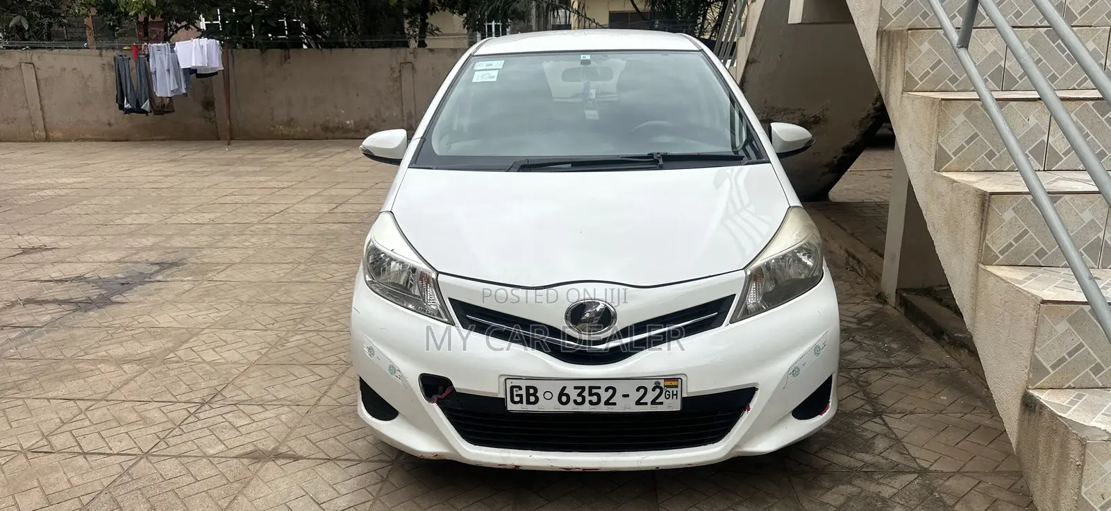 Toyota Vitz 1.5 FWD 5dr 2013 White