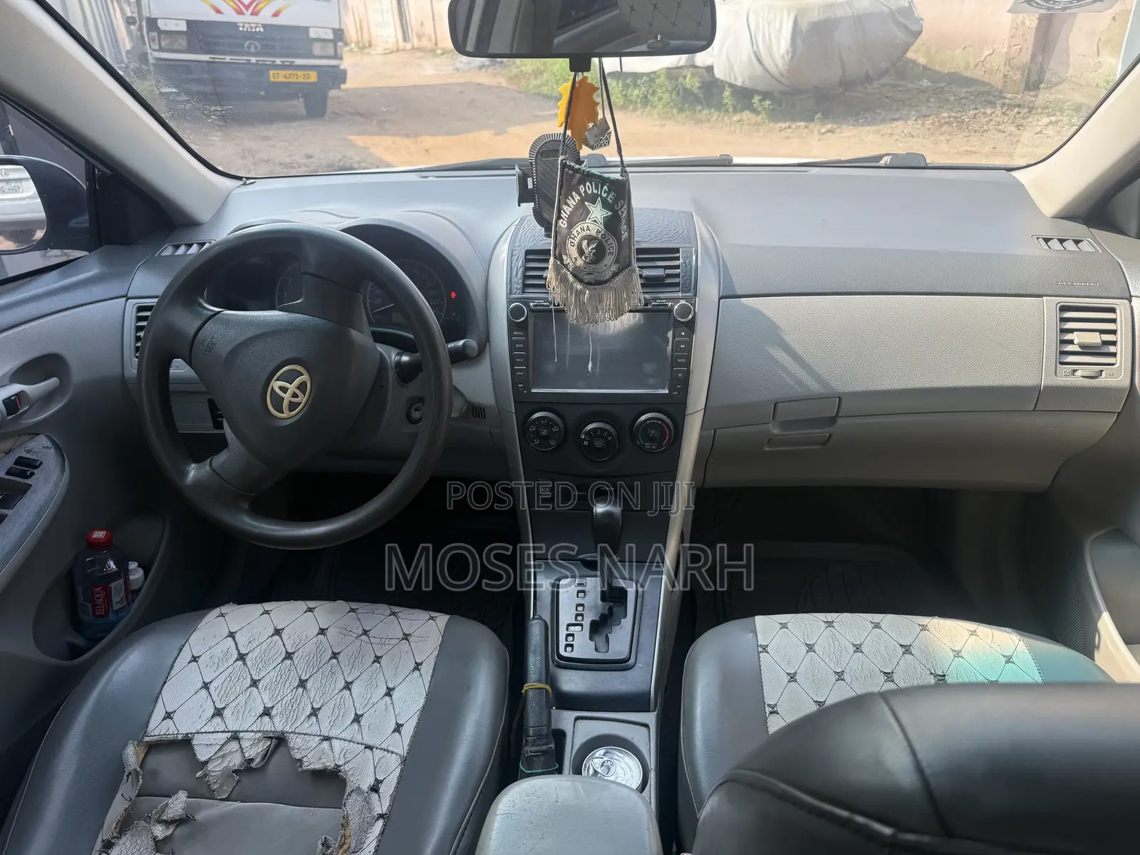 Toyota Corolla LE 4dr Sedan (1.8L 4cyl 4A) 2010 White