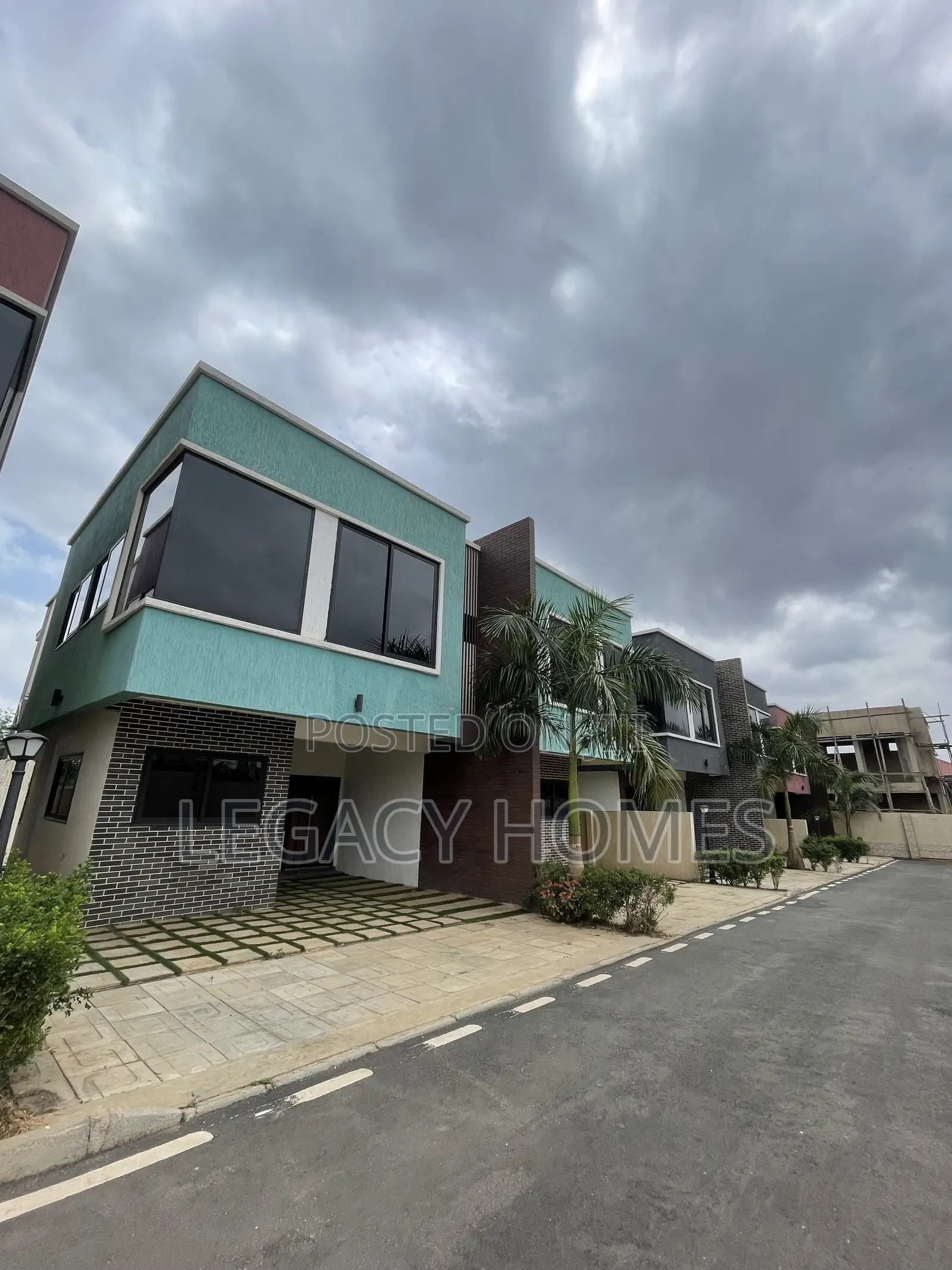 3bdrm Townhouse / Terrace in Haatso, Asore Junction for rent
