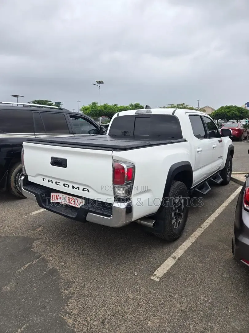 Toyota Tacoma 2023 White