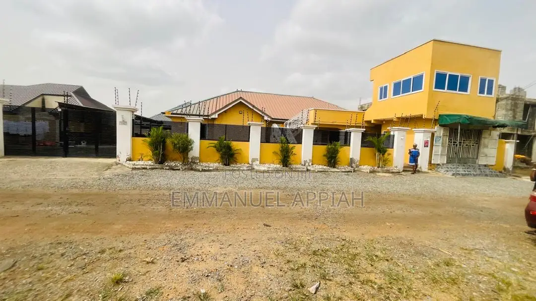 5bdrm House in Ablekuma Odumase for sale