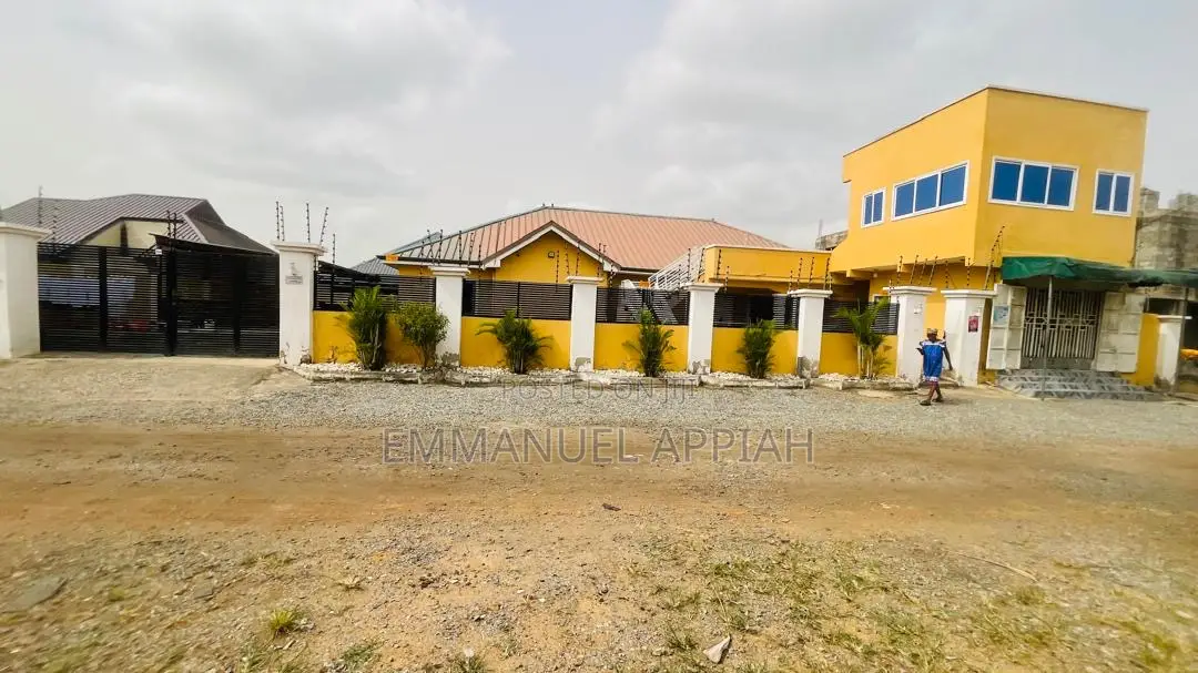 5bdrm House in Ablekuma Odumase for sale