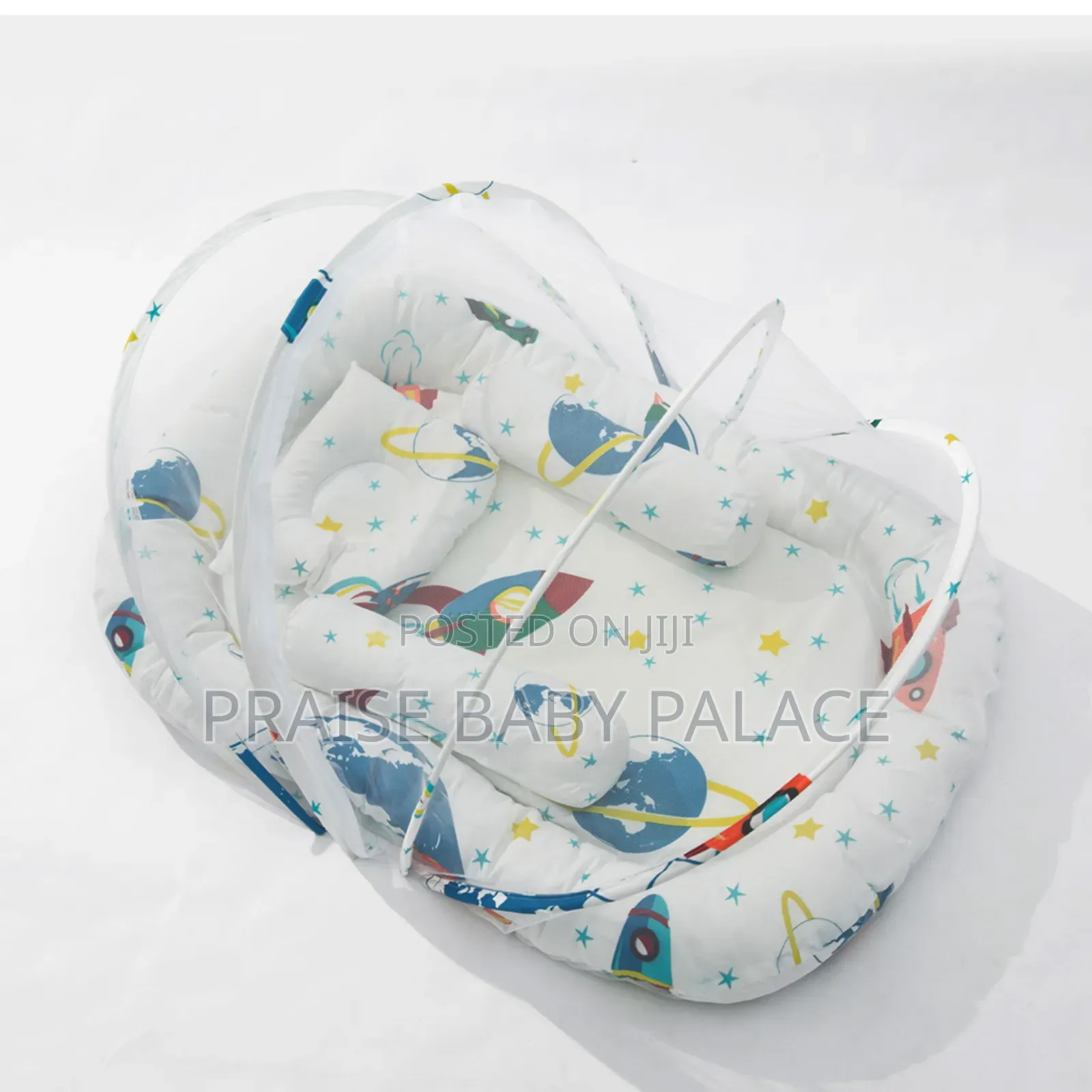 Baby Bed With Net And Pillows