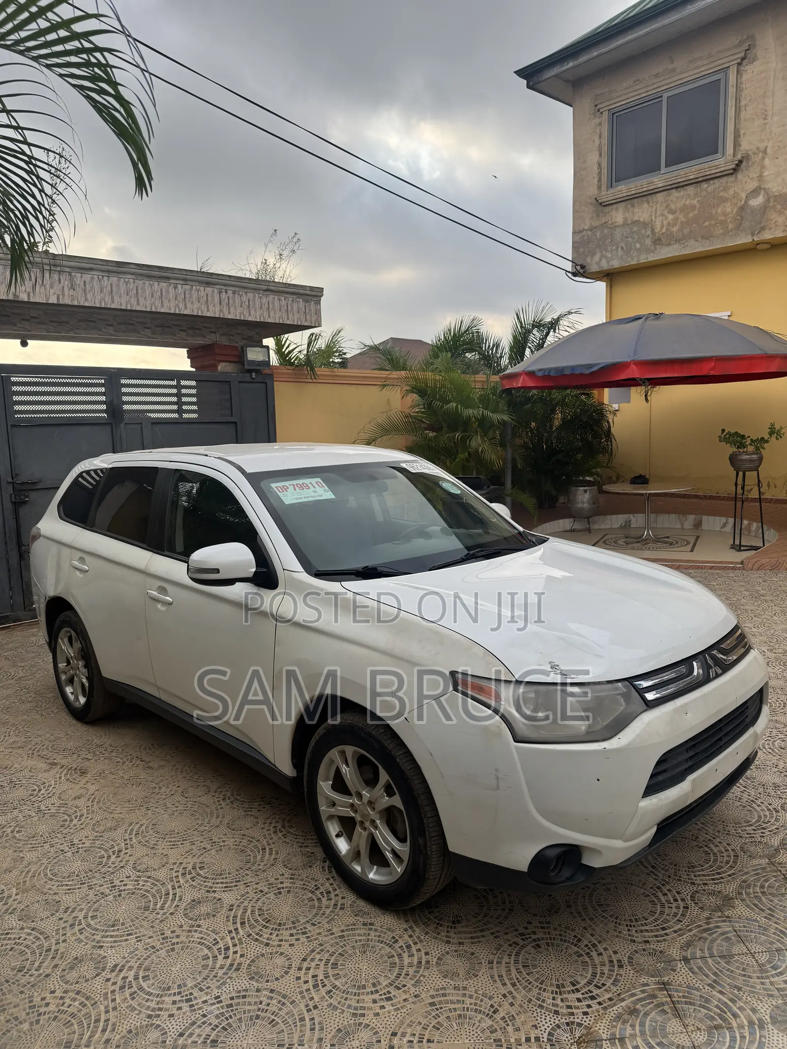 Mitsubishi Outlander SE 4dr SUV AWD (2.4L 4cyl CVT) 2014 White