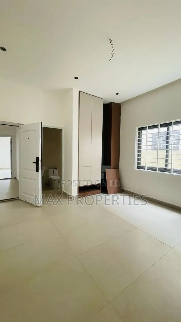 3bdrm House in Pokuase for sale