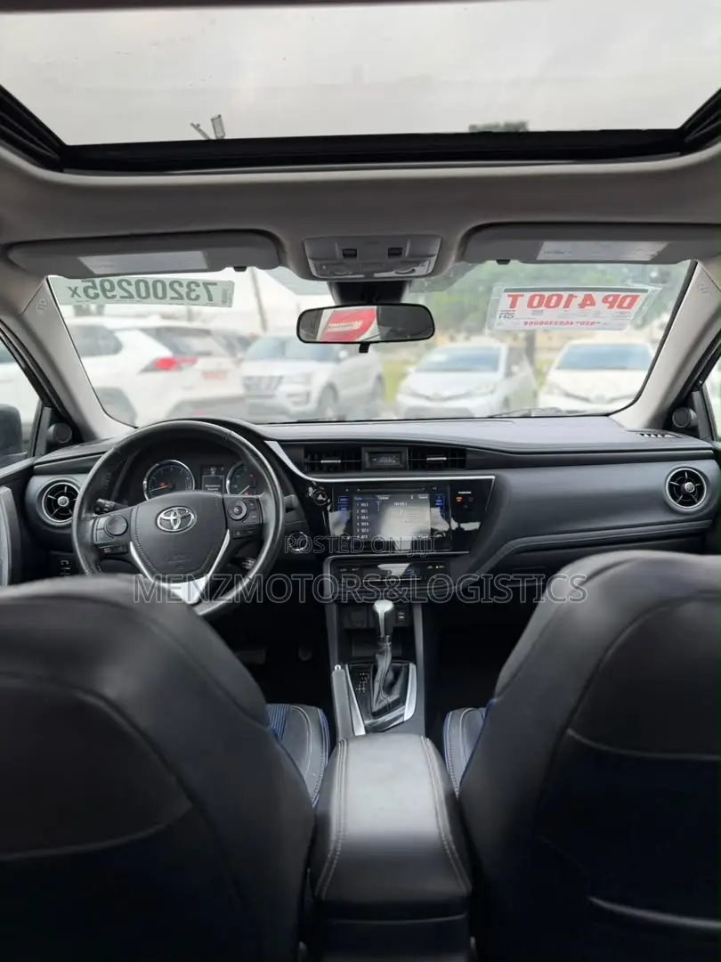 Toyota Corolla SE (1.8L 4cyl 2A) 2018 Black