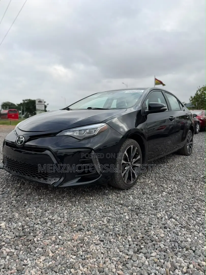 Toyota Corolla SE (1.8L 4cyl 2A) 2018 Black