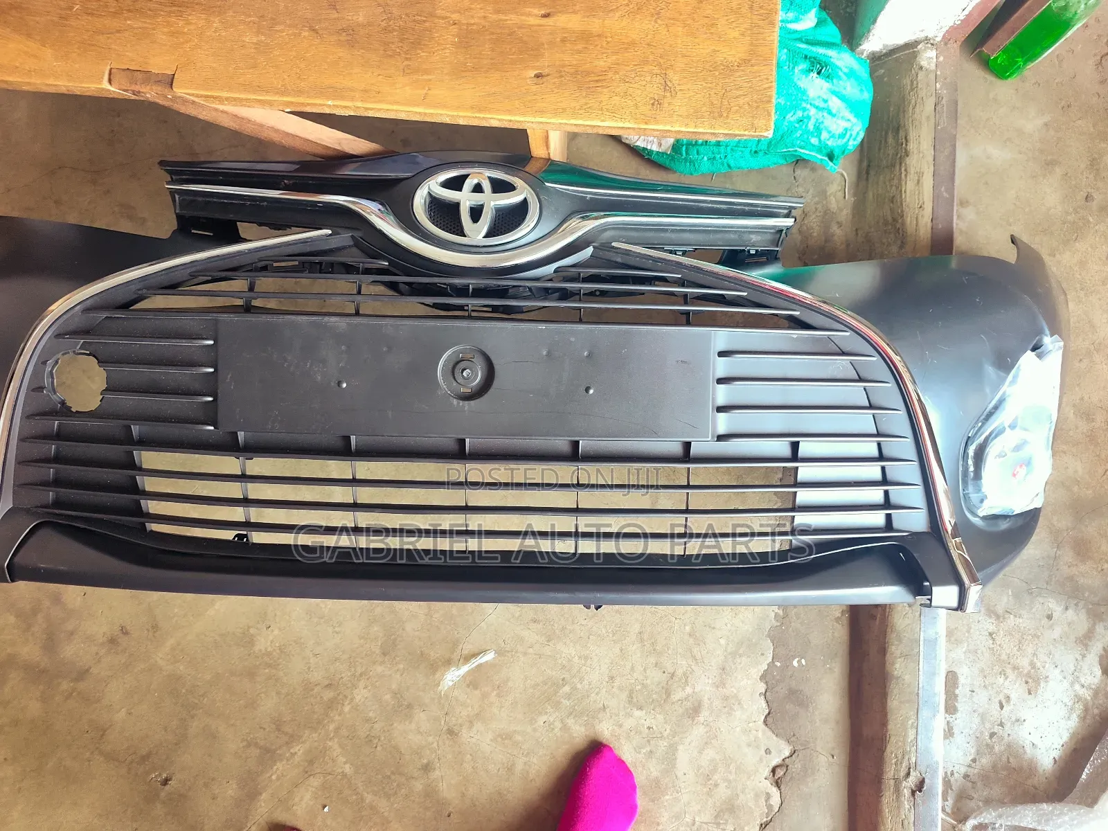 Toyota Yaris Complete Bumper 2016