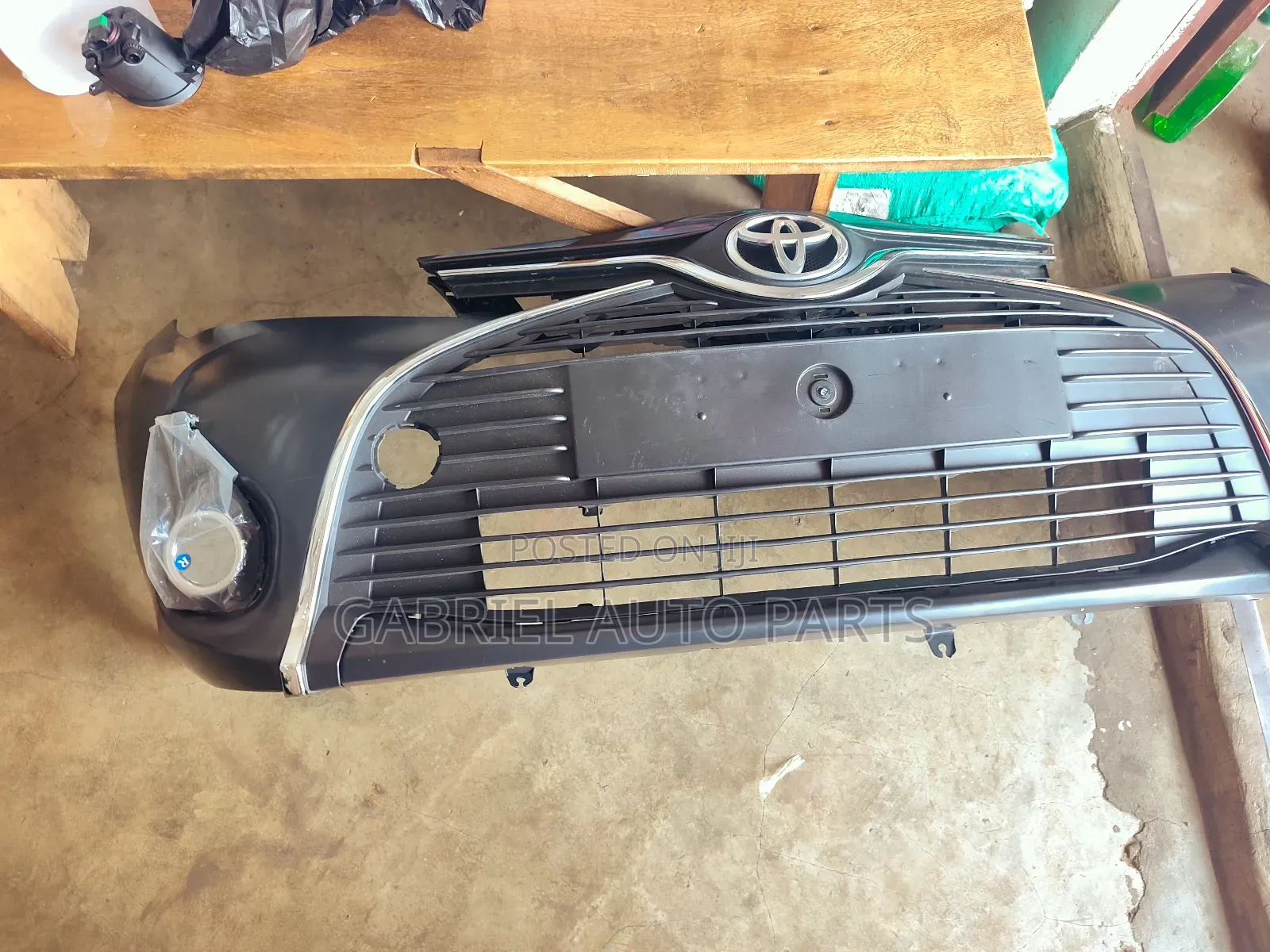 Toyota Yaris Complete Bumper 2016