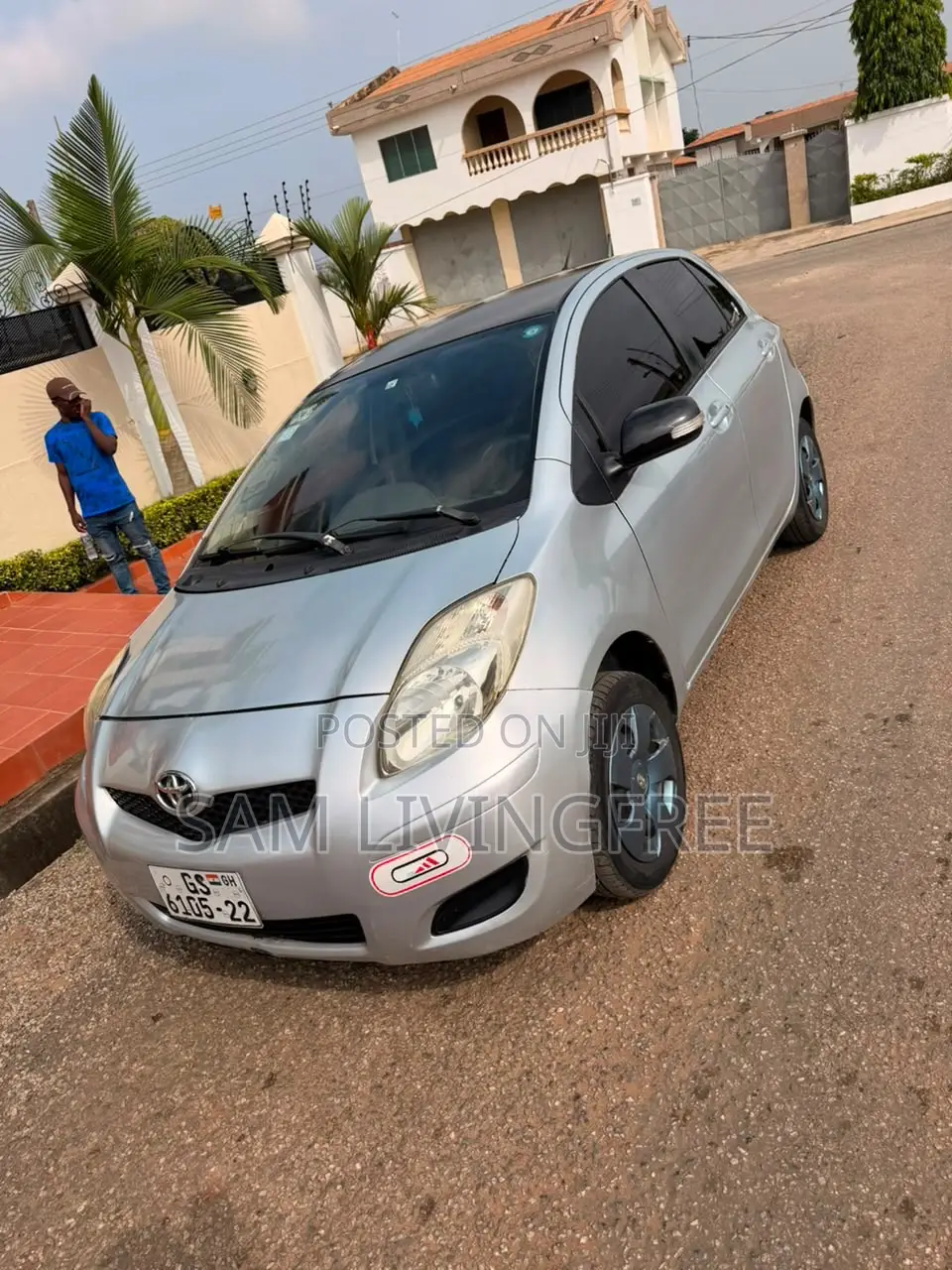 Toyota Vitz 1.3 FWD 5dr 2010 Silver