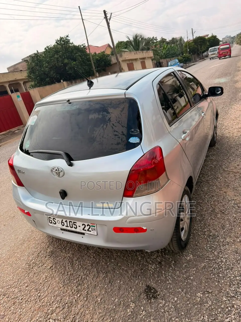 Toyota Vitz 1.3 FWD 5dr 2010 Silver