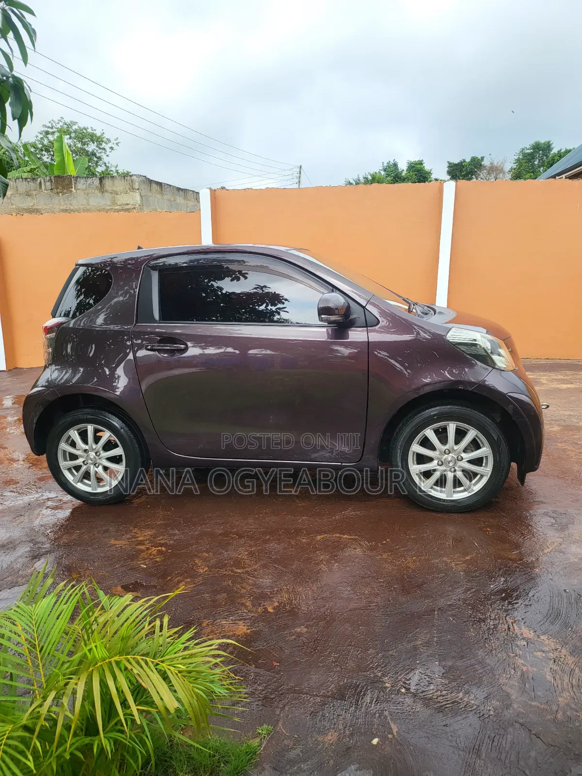 Toyota Vitz 1.0 FWD 3dr 2011 Brown