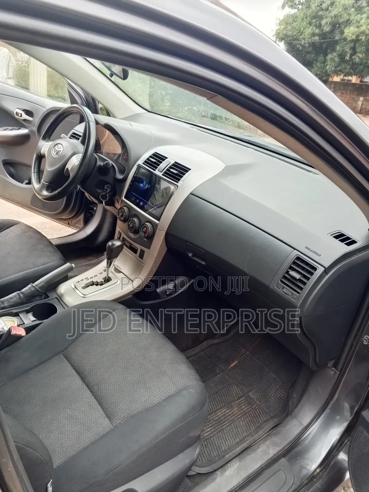 Toyota Corolla 2010 Gray