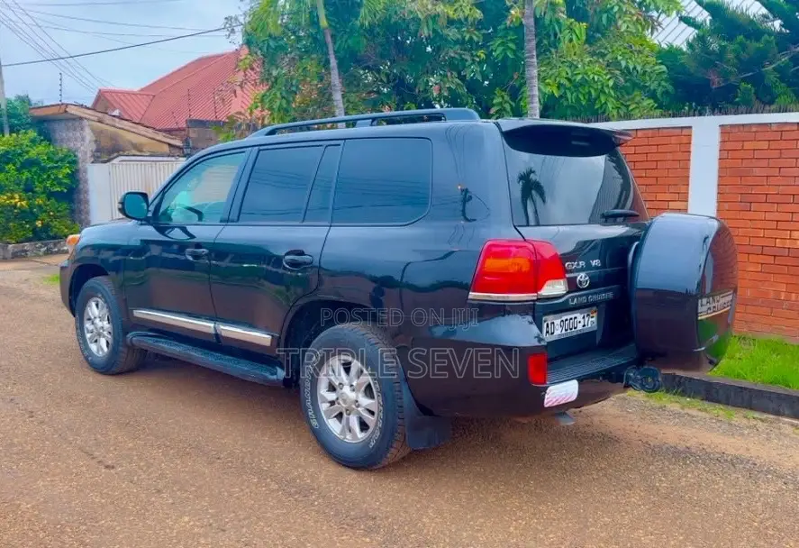 Toyota Land Cruiser 2014 Black