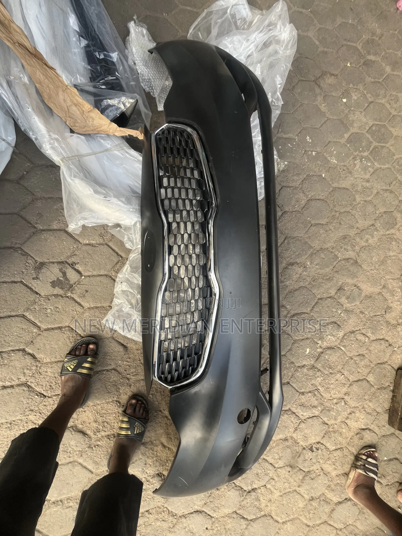 Kia Forte 2014 Front Bumper and Top Grille Available