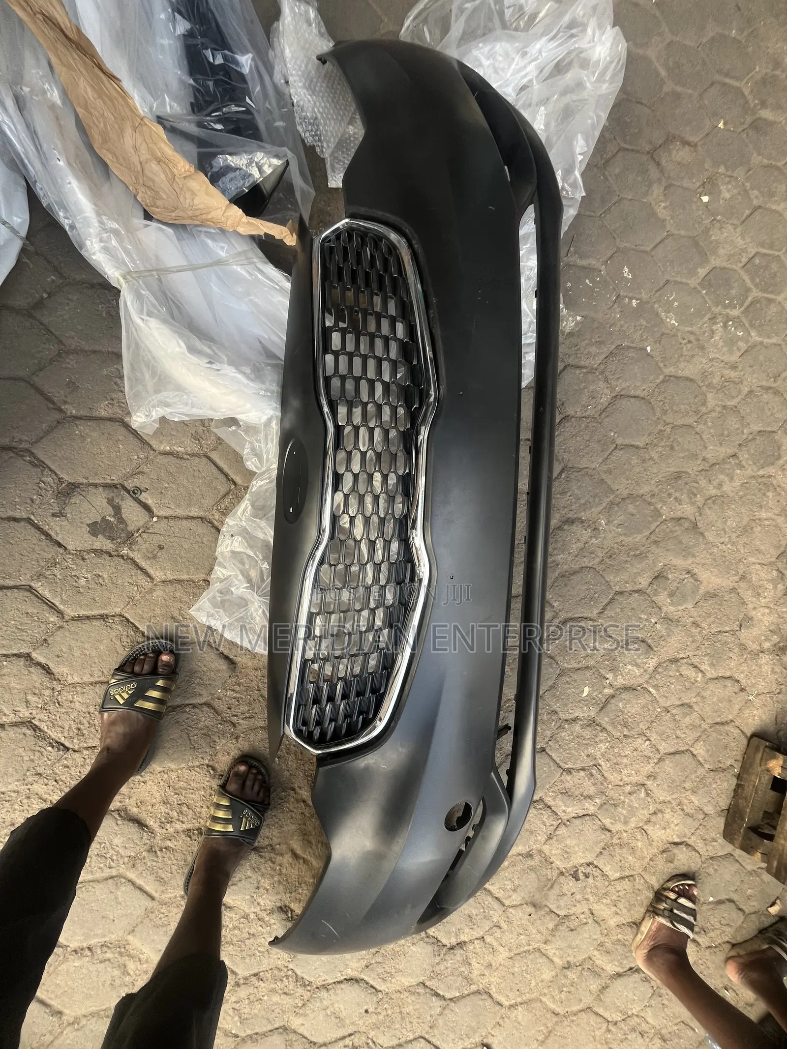 Kia Forte 2014 Front Bumper and Top Grille Available