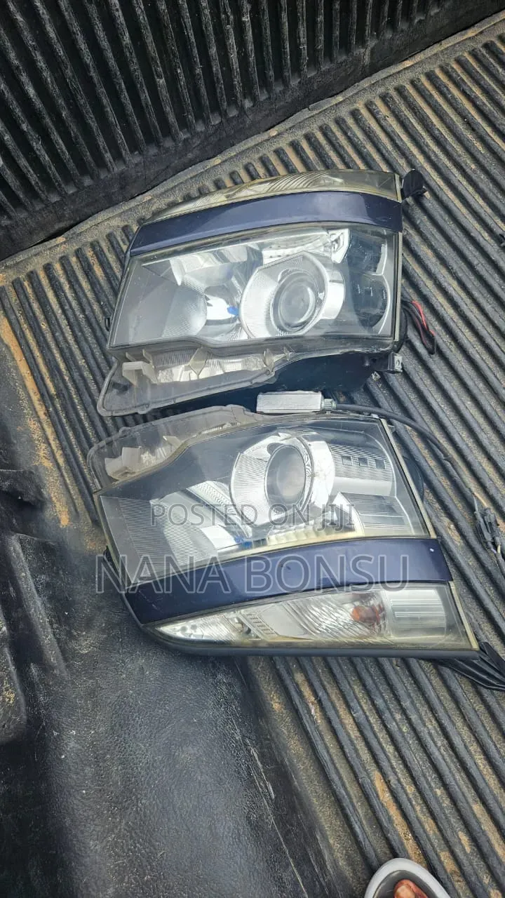 2013 Toyota Voxy Headlights