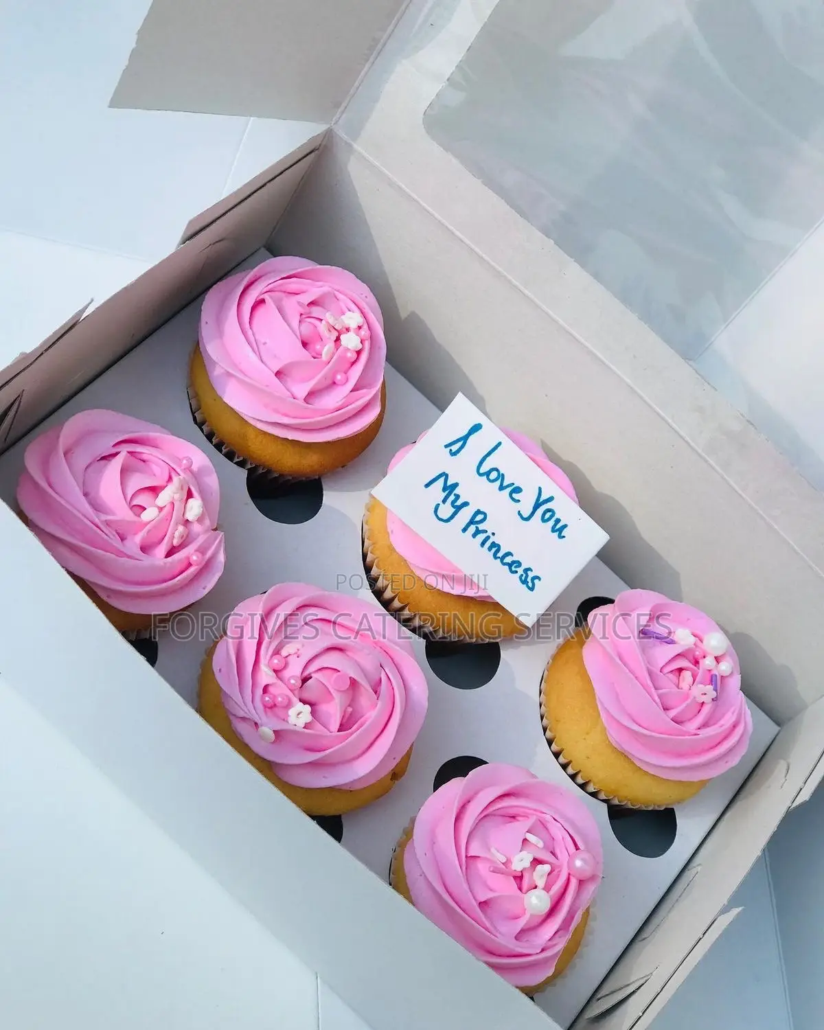 Six Pieces Cupcakes