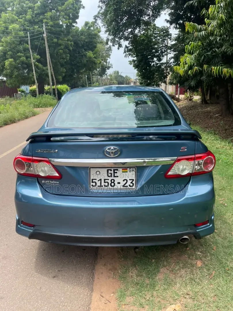 Toyota Corolla 2013 Blue