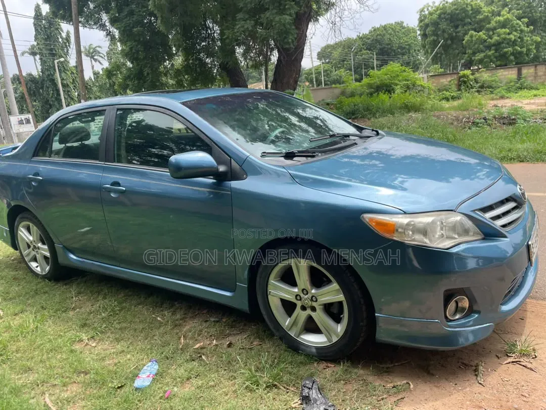 Toyota Corolla 2013 Blue