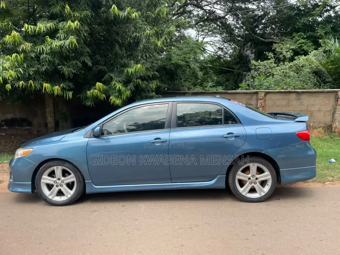 Toyota Corolla 2013 Blue