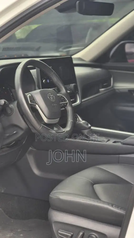 Toyota Grand Highlander XLE AWD 2024 White