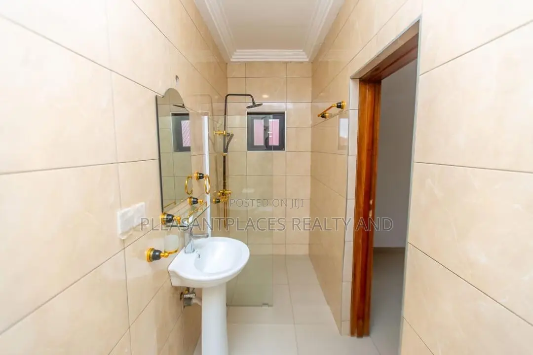 3bdrm House in Pleasantplaces And, Oyarifa Mall Area for sale