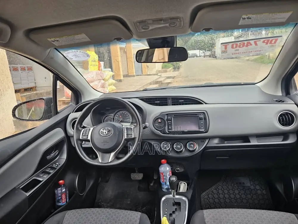 Toyota Yaris 2017 Black