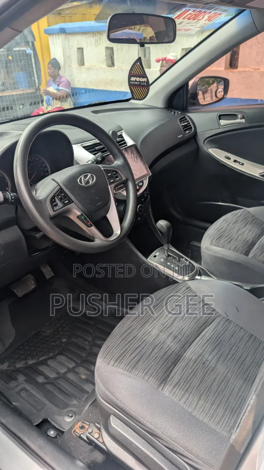 Hyundai Accent SE Hatchback 2017 Silver